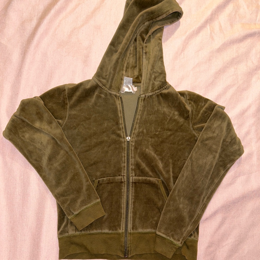 Olive Green Y2K type sweater!